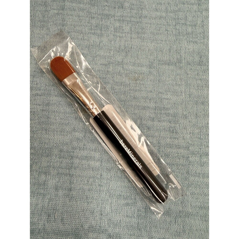 BareMinerals Escentuals Maximum Coverage Concealer Brush - Black NIP